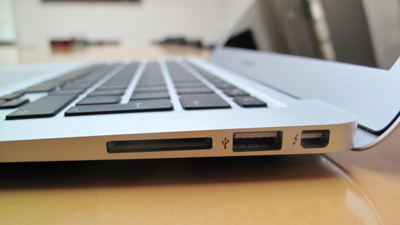 Macbook Air 13 inch cũ chính hãng giá rẻ
