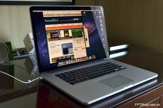 Macbook Air hay Macbook Pro cũ chính hãng