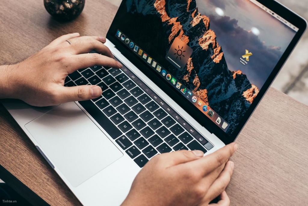 Macbook Pro cũ