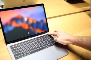 Macbook pro 13 inch cũ 