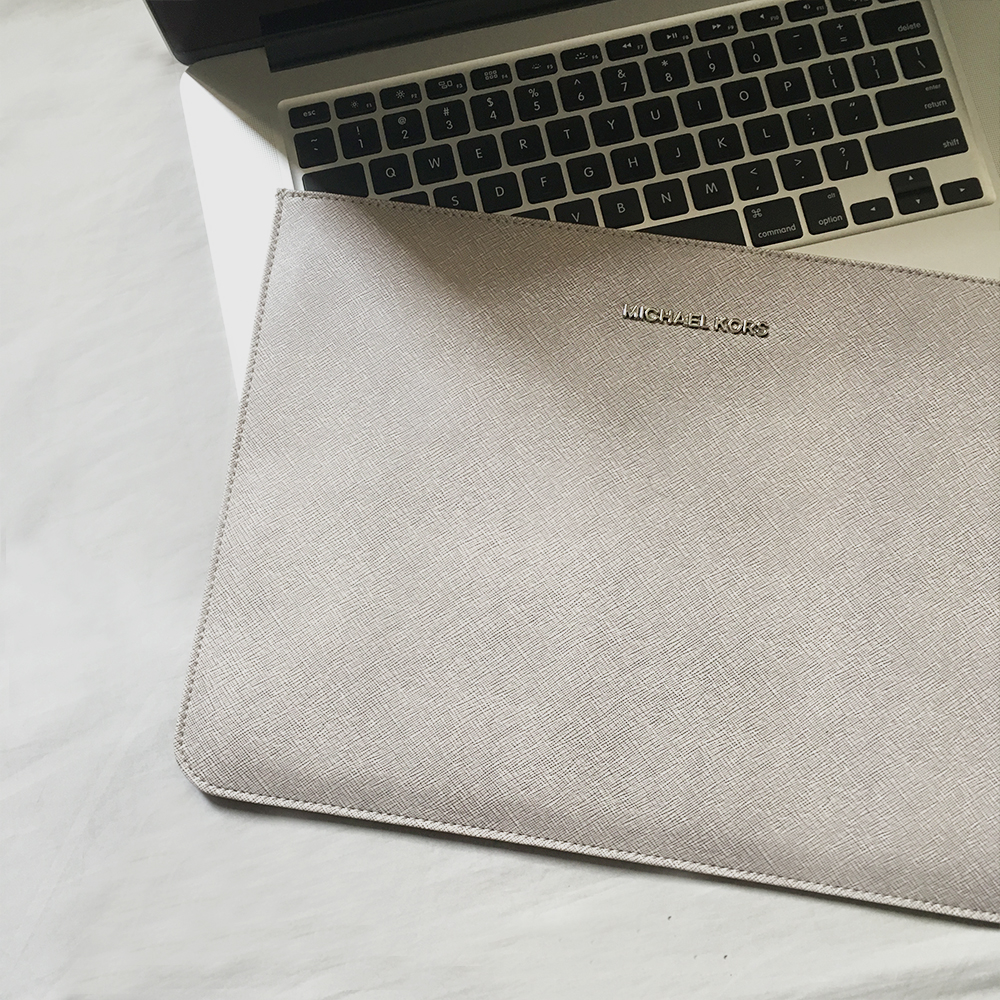Cặp đựng Macbook Air cũ chính hãng 