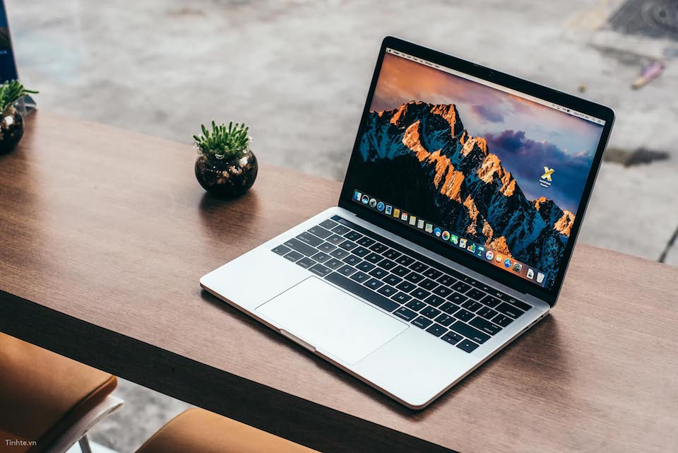 Macbook retina 15 inch cũ