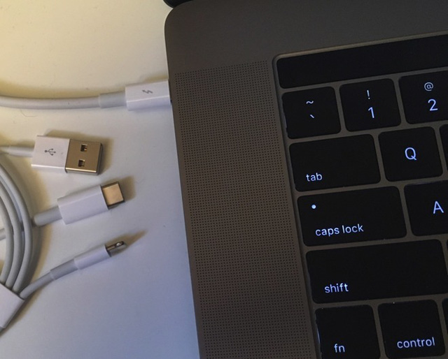 Macbook Pro 15 inch cũ chính hãng