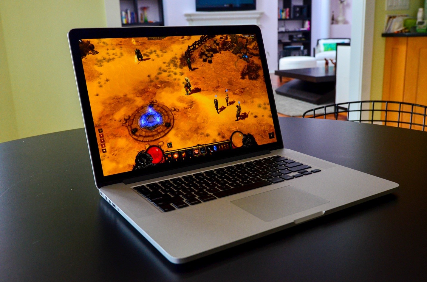 Macbook-Pro-17-inch-cu