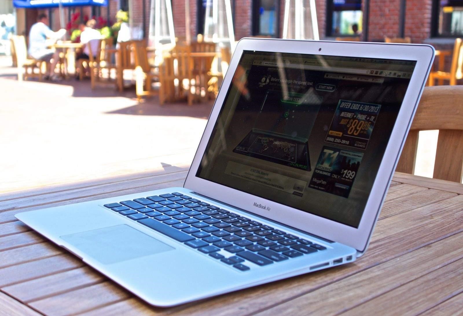 cua-hang-ban-macbook-cu-gia-re 