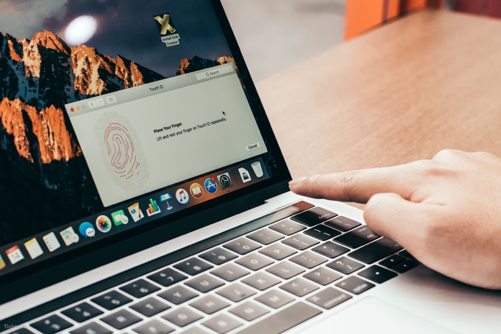 Macbook-15-inch-cu