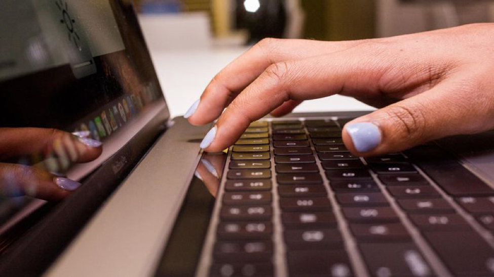 macbook-cu-chinh-hang-gia-re