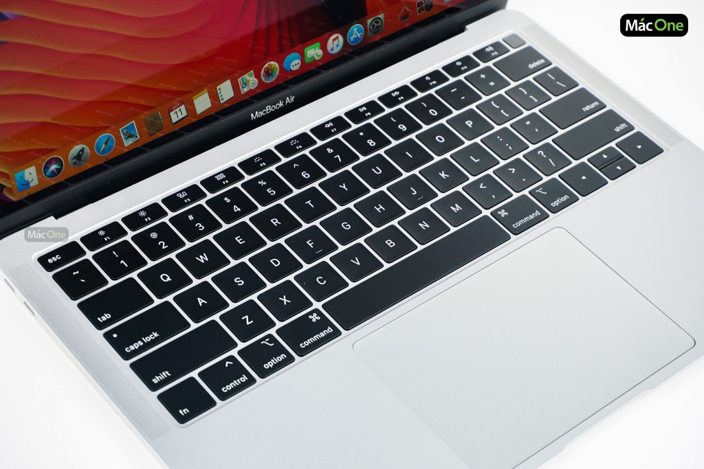 Bàn phím cánh bướm thế hệ thứ 3 cải tiến Macbook Air 2018