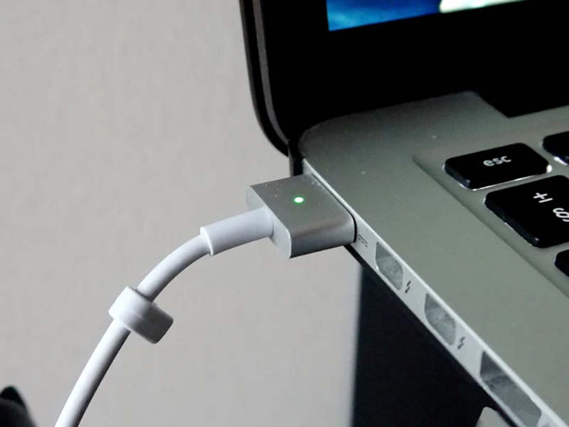 Cổng Sạc Magsafe là gì 