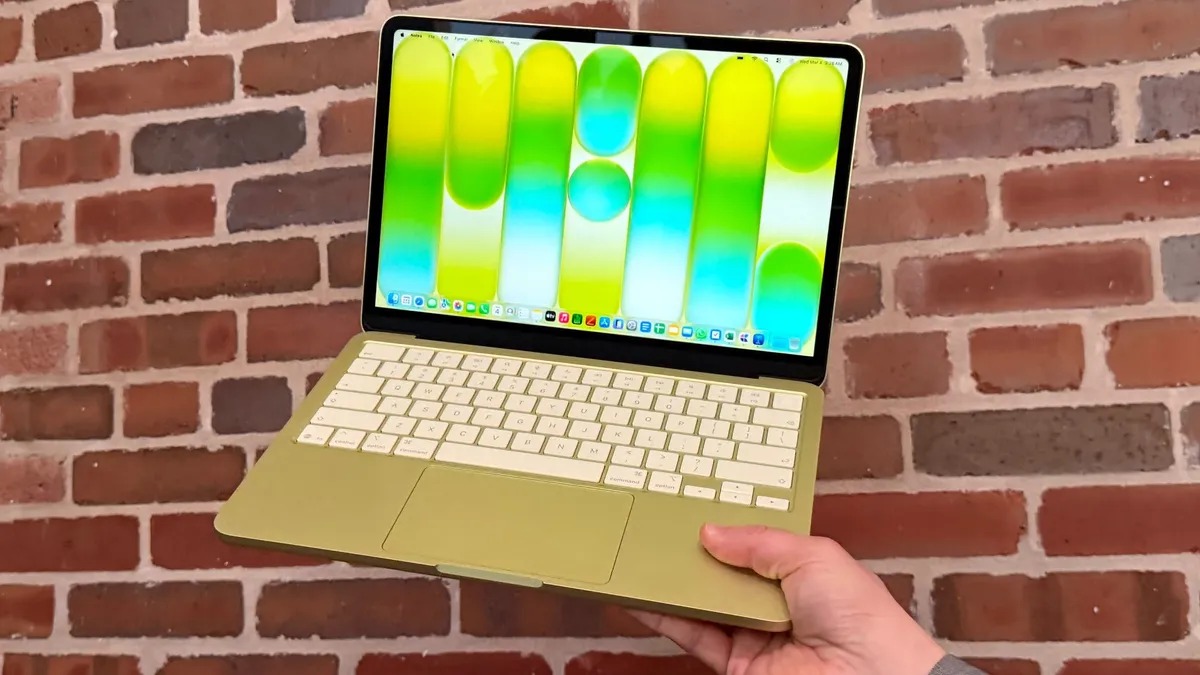 So sánh MacBook NEO và MacBook Air M2: Cuộc So Găng Có Cân Sức?