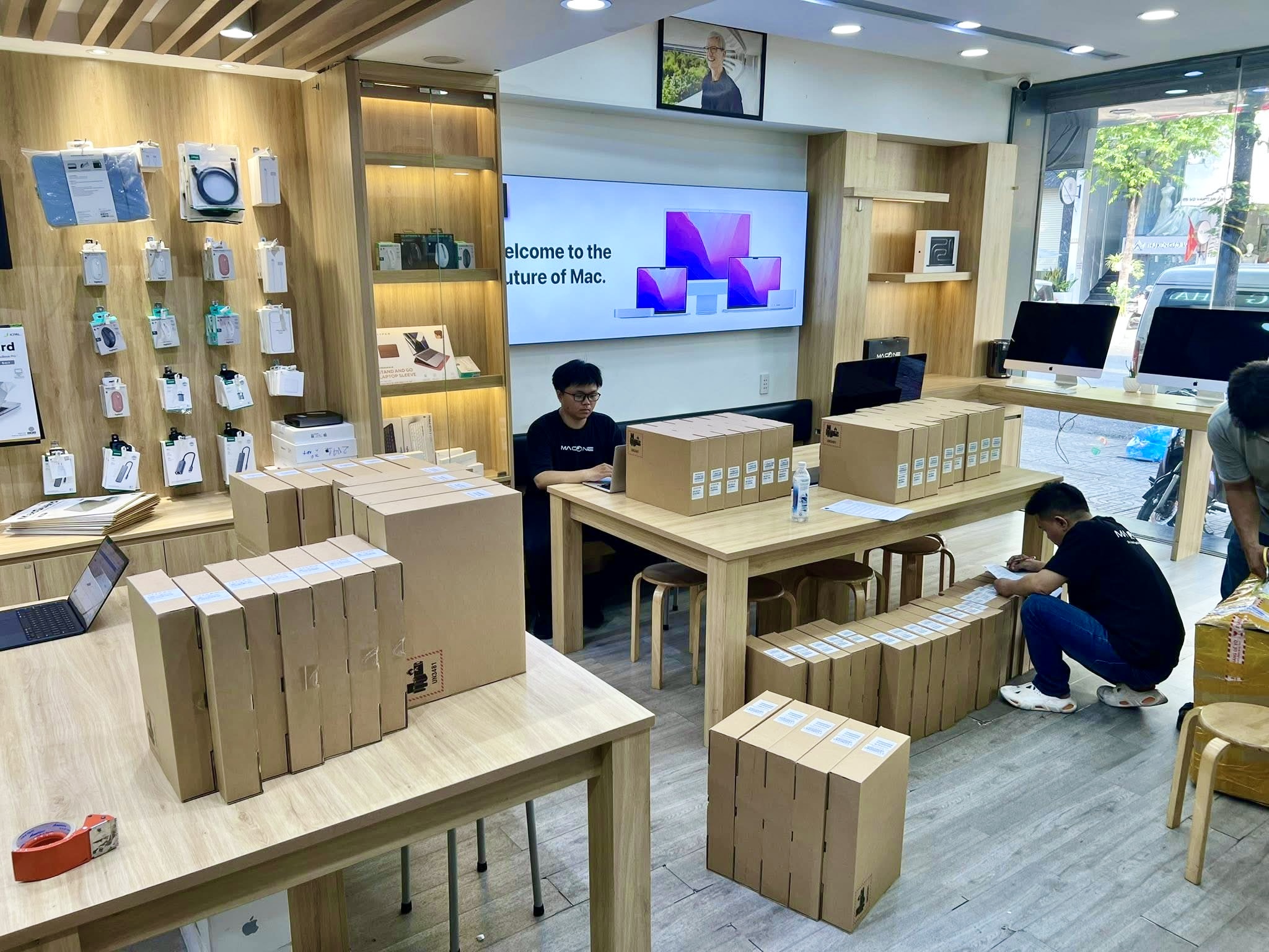 Apple Intelligence MacBook 2026: Dịch Thuật, Tóm Tắt AI Và Shortcuts